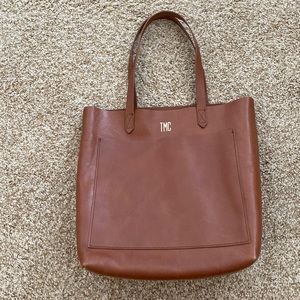 Madewell medium transport tote in English saddle color